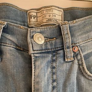 Free People ripped skinny jeans 24R